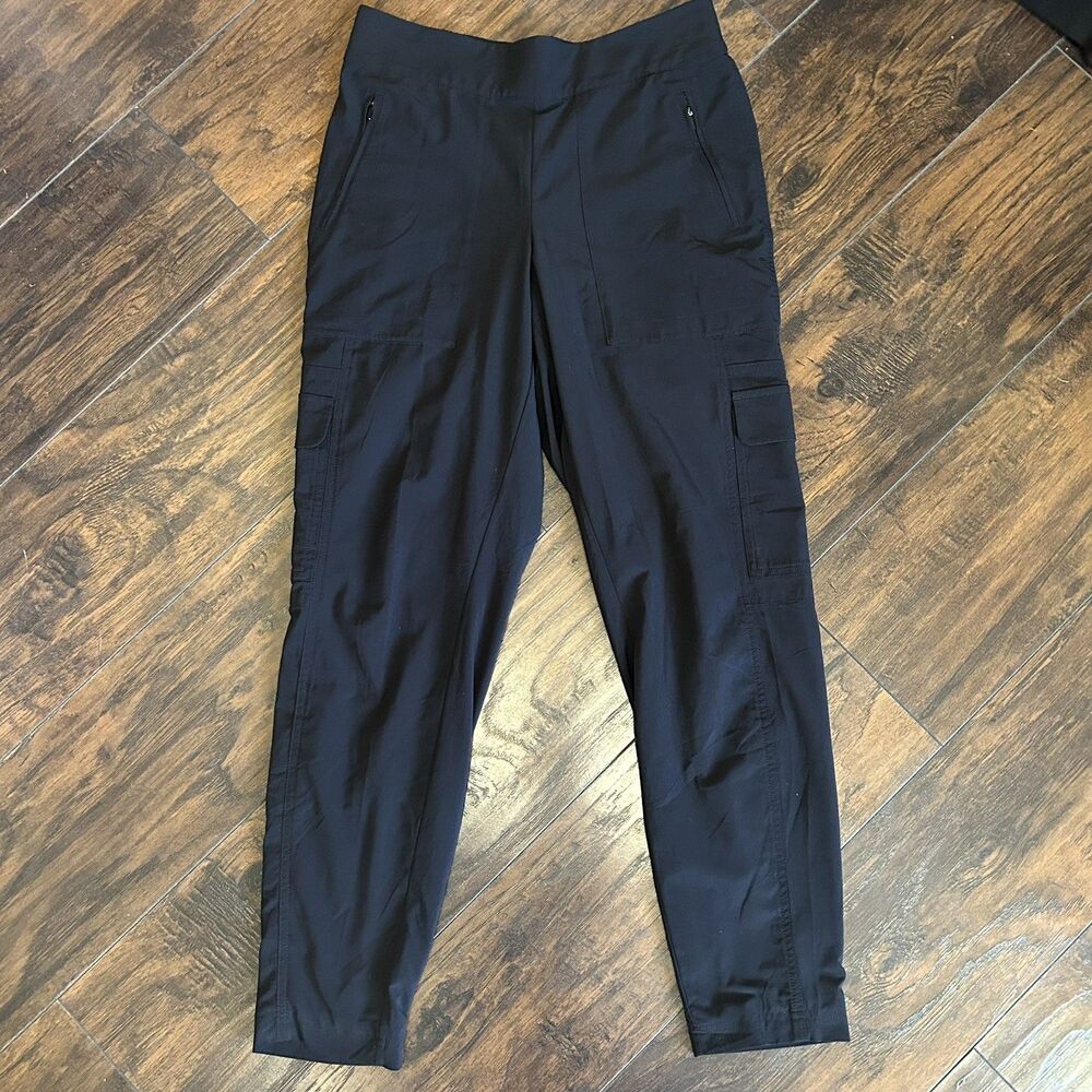 Athleta Chelsea Women's 6 Cargo Lined Pants Black Athleisure Performance
